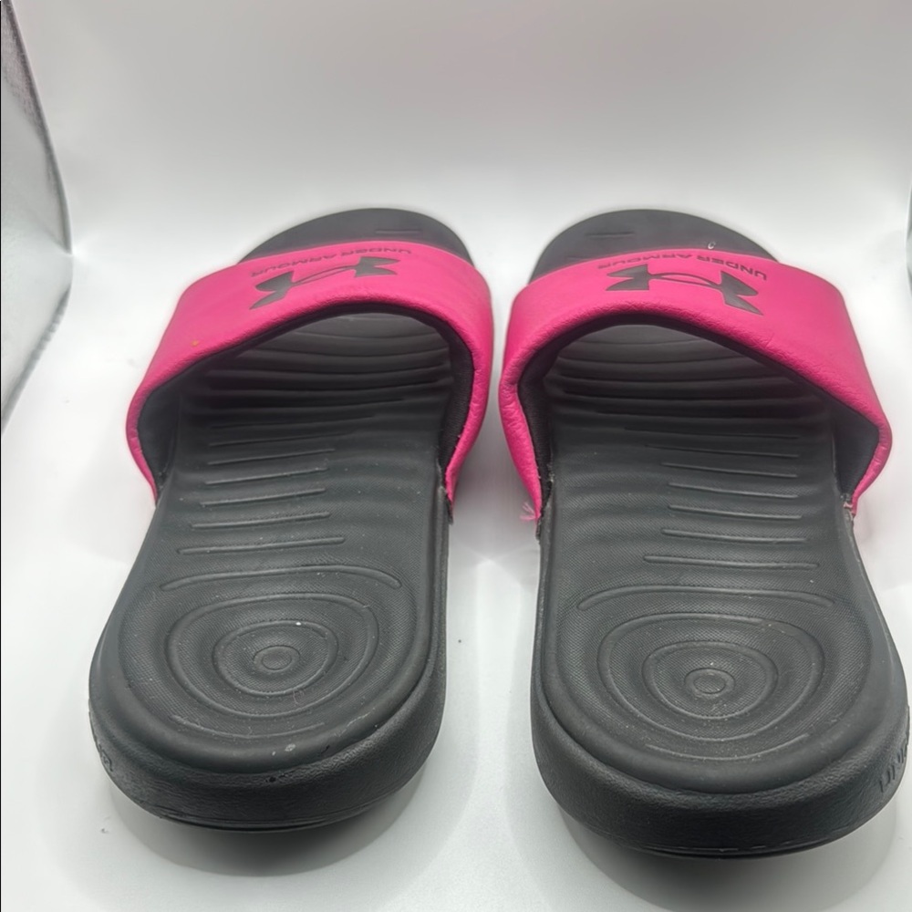 Under Armour Vibrant Pink and Black Sandals Pre Owned in good condition - Picture 2 of 3